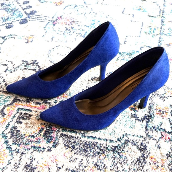 Comfort Plus by Predictions Women's Vibrant Blue Suede Heels - Picture 3 of 8